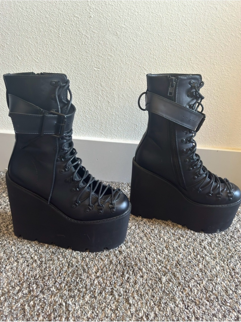 Dolls Kill Traitor Platform Boots - Picture 3 of 6